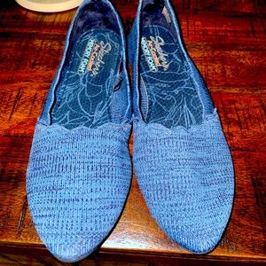Sketchers Air Cooled Memory Foam Flats 💙